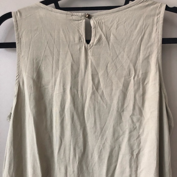 Like new! Olive green embroidered top - Picture 4 of 5